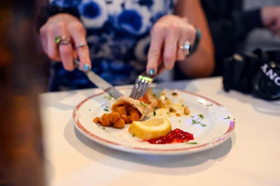 London: 3-Hour Secret Indian Food Tour - The small-group format and walking pace