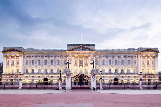 London 30 Top Sights with Fun Local Guide - Buckingham Palace and the Royal Mall