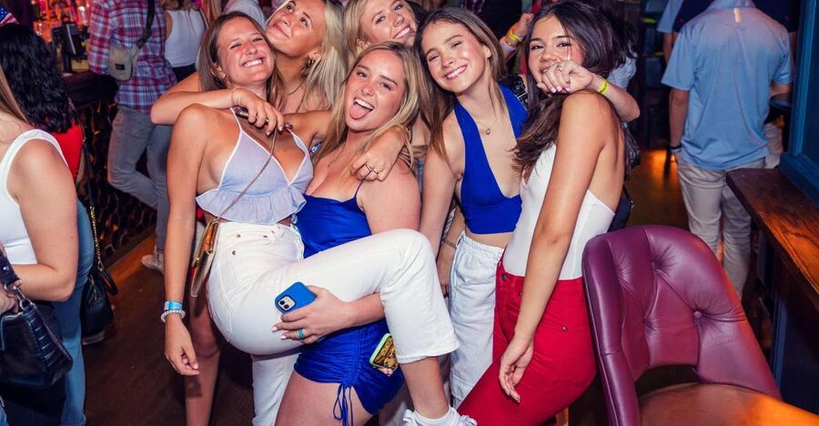London: 4 Soho Nightclubs Crawl - Starting at Zoo Bar in central London
