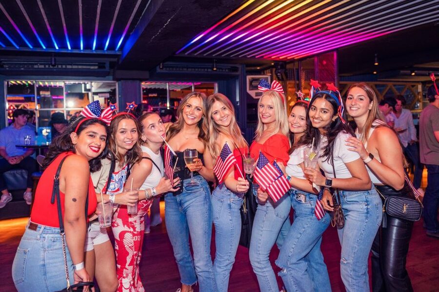 London: 4 Soho Nightclubs Crawl - Free entry, welcome shots, and drink offers