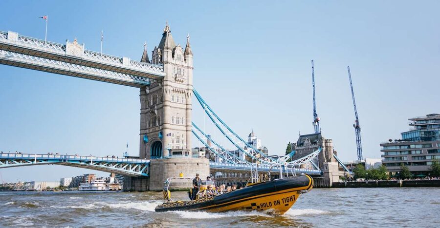London: 45-Minute Speedboat Sightseeing Tour - The calm opening: London Eye to St. Paul’s Cathedral