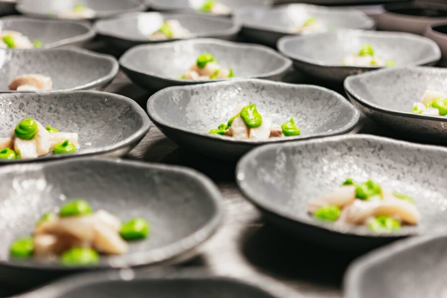 London: 6-Course Gourmet Dinner on a Luxury Coach - Six courses, served while the coach is moving