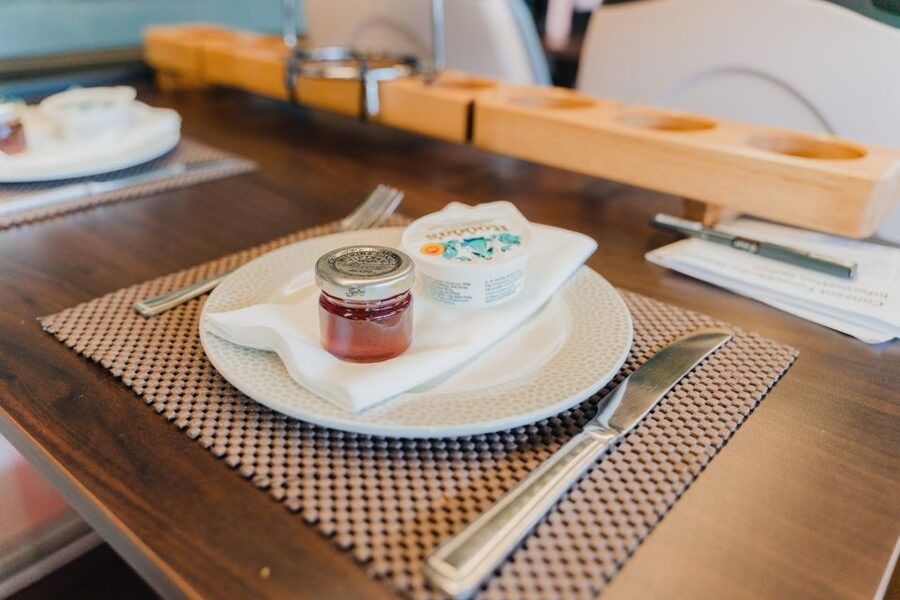 London: Afternoon Tea Bus with a Glass of Prosecco - What arrives on the afternoon tea stand