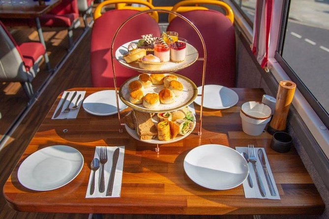 London Afternoon Tea Bus with Panoramic Tour - The missing guide and what that changes