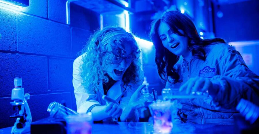 London: Avora New World Cocktail Experience with 3 Cocktails - Your first mission begins with the jumpsuit