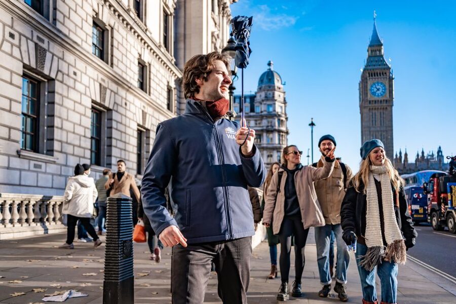 London: Best Landmarks Walking Tour - Why this $20 walk works well for a first London day