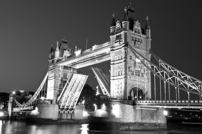 London Big Bus Evening Sightseeing Tour by Open-Top Bus - The Tower of London and the eastern highlights