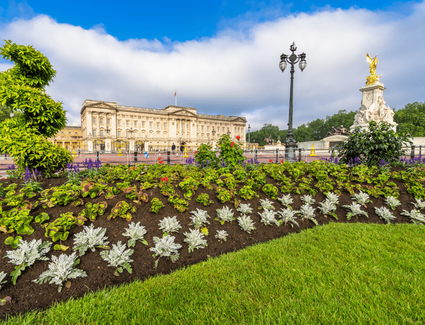 London: Buckingham Palace and Royal London Walking Tour - Entering Buckingham Palace at 12:30 PM