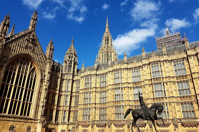 London: Buckingham Palace & Big Ben (& Westminster Abbey entry) - Horse Guards Parade and the ceremonial center