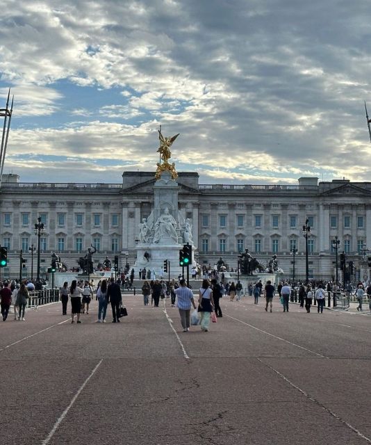 London: Buckingham Palace & Westminster Guided Walking Tour - Starting at Diana’s fountain in Green Park