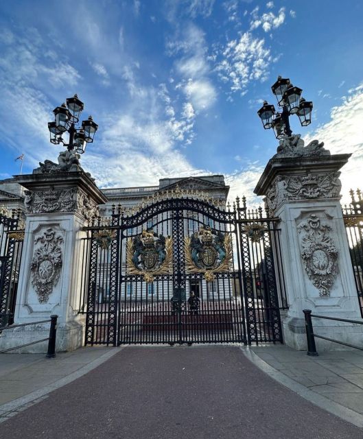 London: Buckingham Palace & Westminster Guided Walking Tour - Buckingham Palace and the royal opening