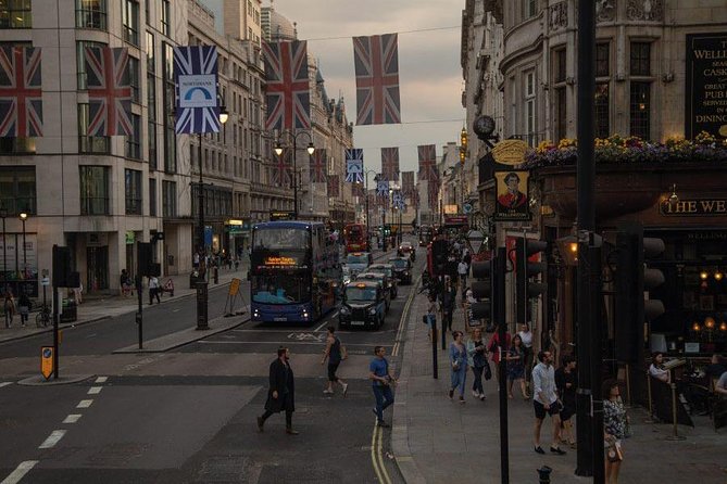 London by Night Sightseeing Open Top Bus Tour with Live Guide - Buckingham Palace and Green Park at night