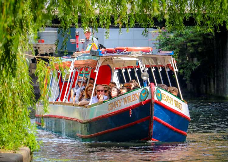 London: Canal Boat Ride on Camden Lock - The return journey and guide commentary