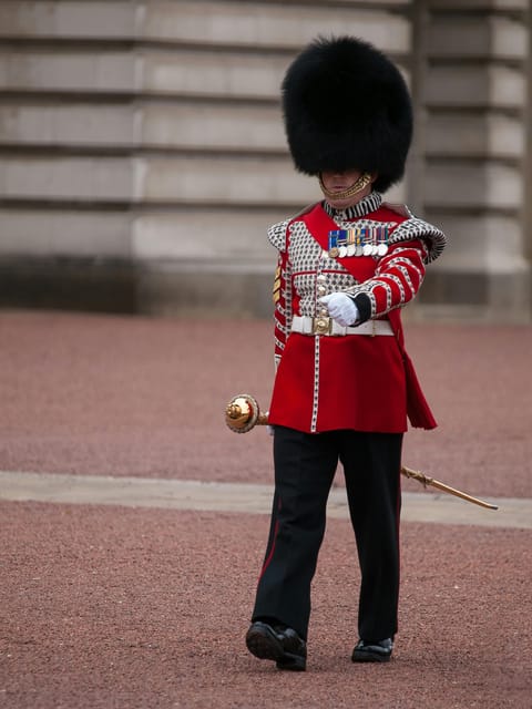 London: Changing of the Guard Experience and Landmarks Tour - Key points at a glance