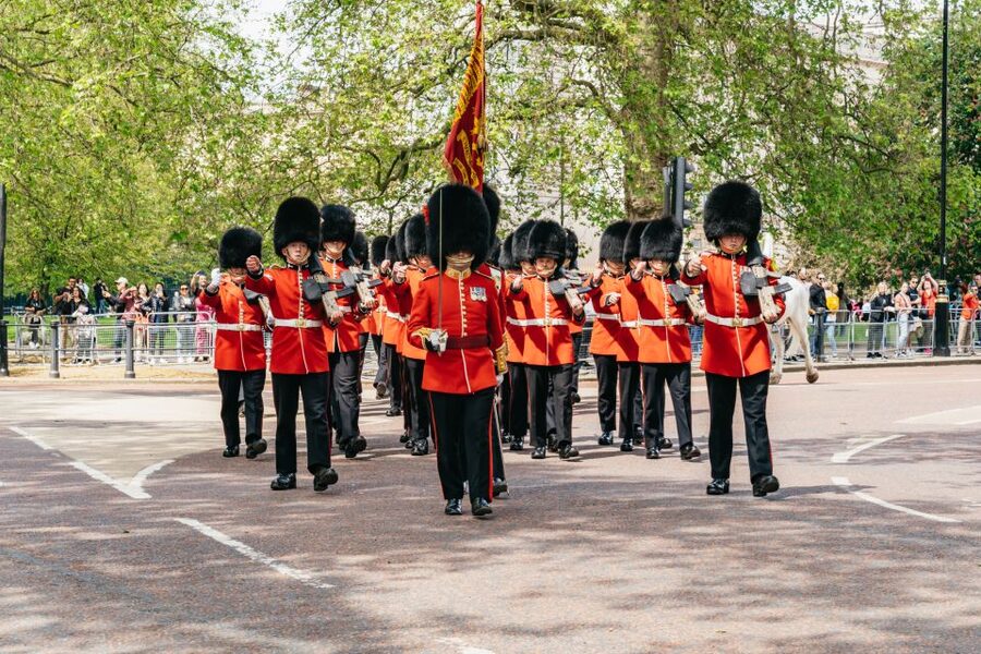 London: Changing of the Guard Tour by Buckingham Palace - Who should book this London tour?