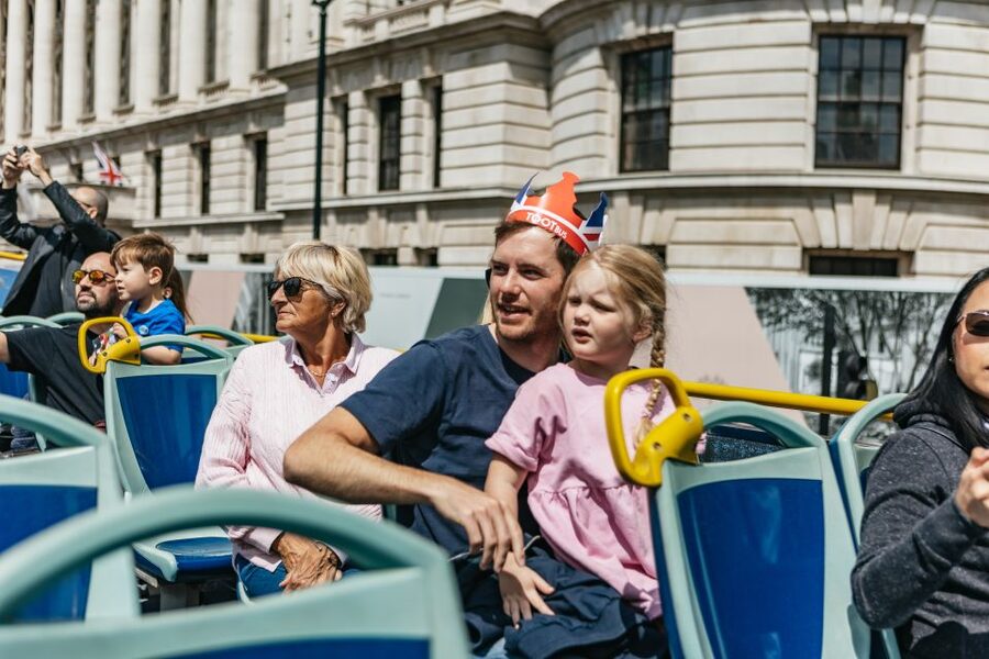London: Children's Open Top Bus Tour - Green Park and Pall Mall