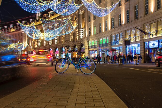 London Christmas Lights Bike Tour with Local Guide - What the guides add to the ride
