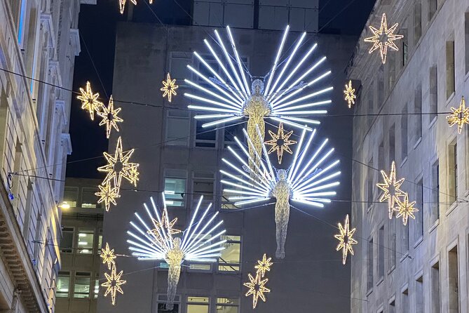 London Christmas Lights Guided Tour With Christmas Music - Regent Street and the Spirit of Christmas lights