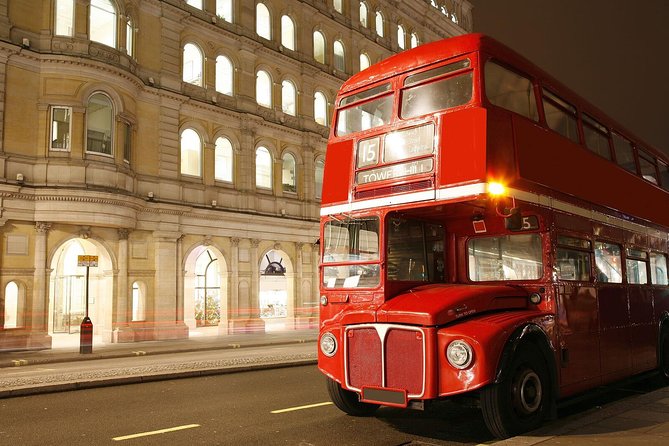London Christmas Lights Tour by Vintage Double-Decker Bus - Trafalgar Square and the Christmas tree