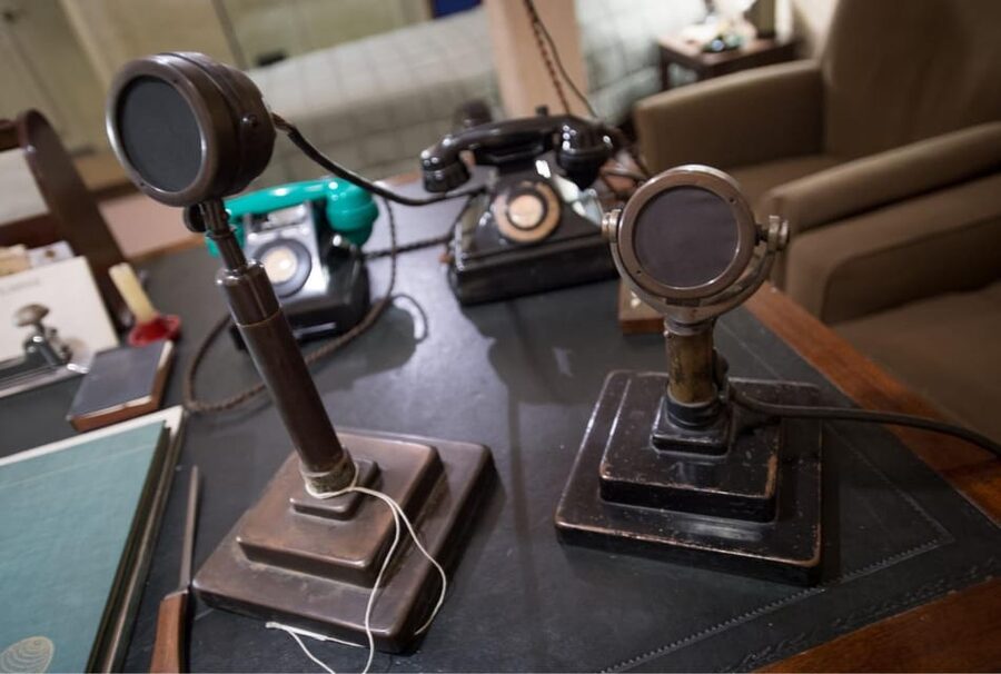London: Churchill War Rooms Ticket & Political London Audio - Entering the underground Cabinet War Rooms