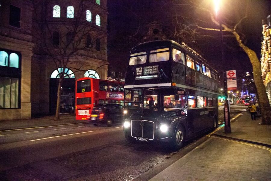 London: Comedy Horror Ghost Tour on a Bus - South of the river and the changing mood