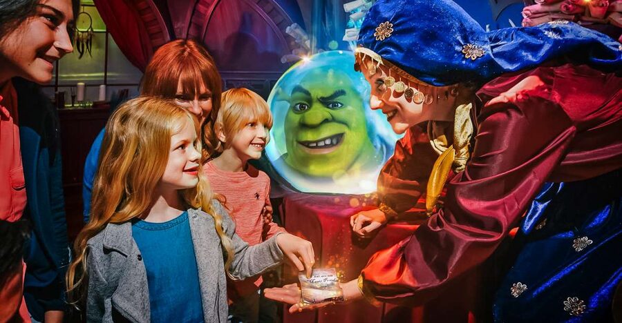London: DreamWorks Shrek's Adventure Tour - Boarding Donkey’s magical 4D bus