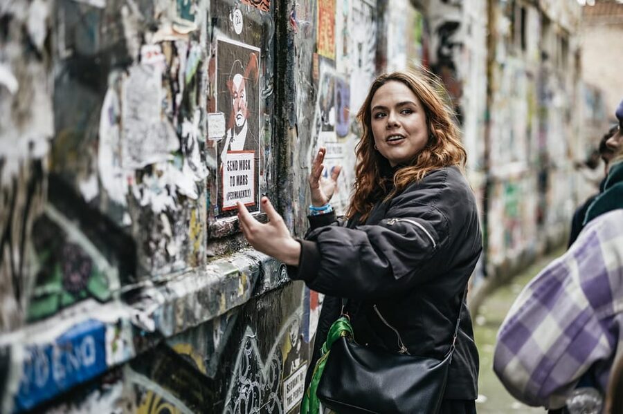 London: East End Street Art Tour and Spray Painting Workshop - Practical tips for a better afternoon