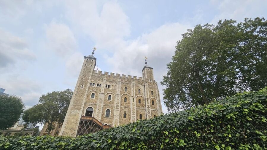 London: Easy Access Tower of London and Crown Jewels Tour - Key points to know before you book