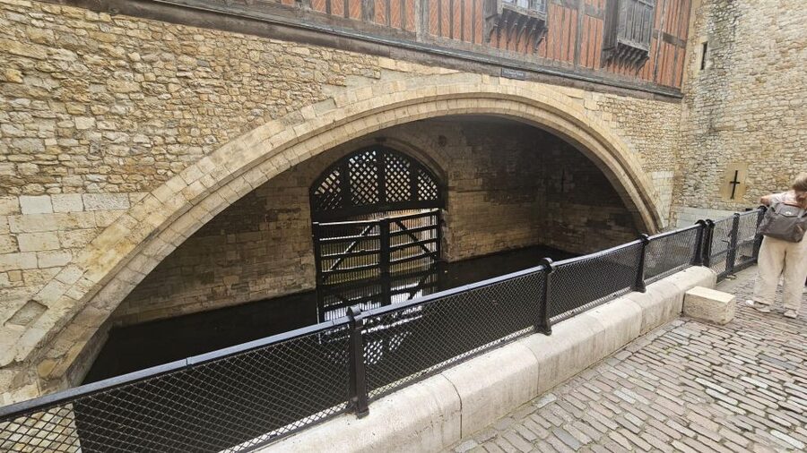 London: Easy Access Tower of London and Crown Jewels Tour - The Tower’s changing purpose