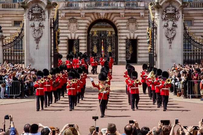 London Essential 2 hour introductory Walking Tour With a Londoner - Why this two-hour London walk works so well