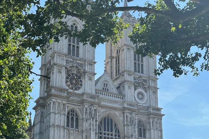London Essential 2 hour introductory Walking Tour With a Londoner - Clarence House and St. James’s Palace