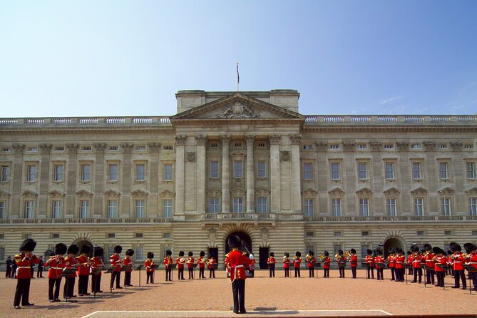 London Essential 2 hour introductory Walking Tour With a Londoner - Starting through Green Park toward Buckingham Palace