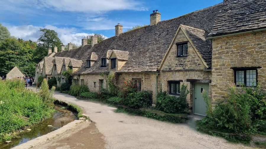 London: Full Day Cotswolds Tour with Shakespeare's Stratford - Stratford-upon-Avon: a quick Shakespeare stop