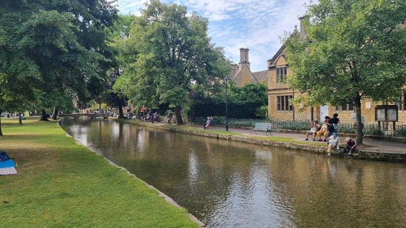 London: Full Day Cotswolds Tour with Shakespeare's Stratford - Meeting the group at Paddington Station