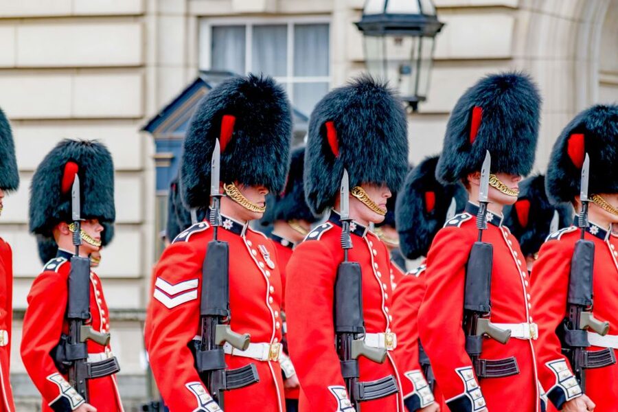 London: Full-Day London Bus Tour - The Tower of London and the Crown Jewels
