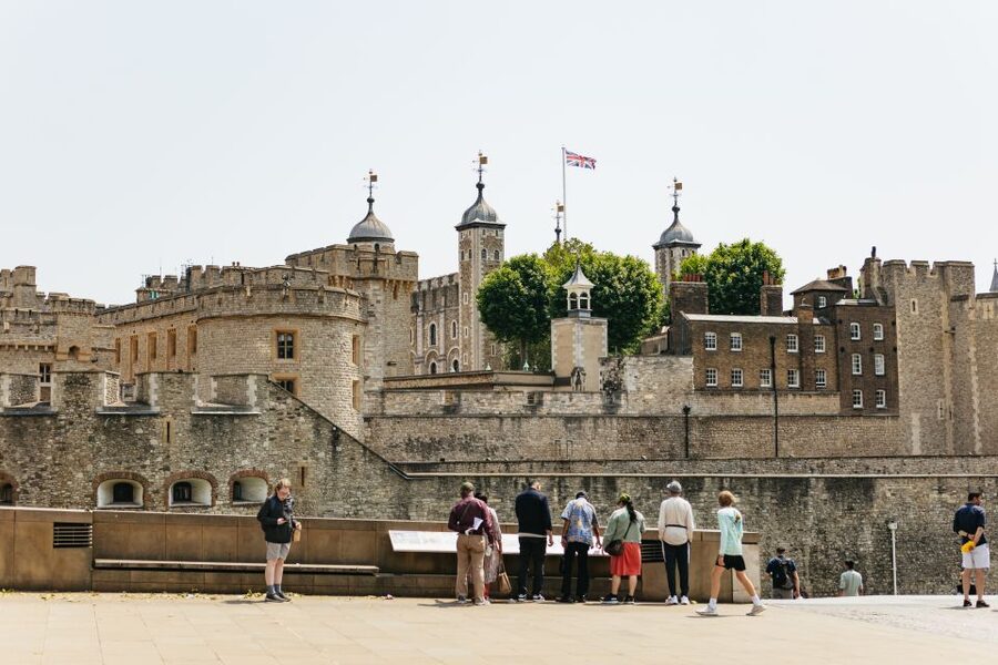 London: Full Day Tower, St. Paul's, Cruise & Eye Experience - The Tower of London and the Crown Jewels