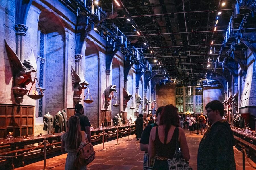 London: Fully-Guided Making of Harry Potter Tour - Hogwarts Express and Platform 9 ¾
