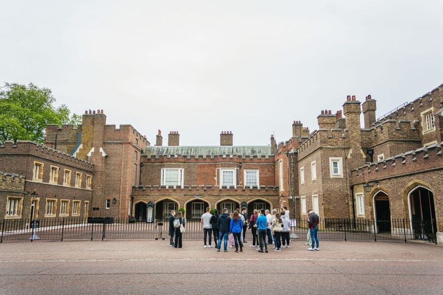London: Ghost Walk and River Thames Boat Ride - What the storytelling is really like