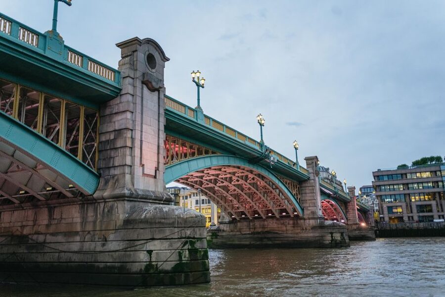 London: Ghost Walk and River Thames Boat Ride - Walking conditions and who should come
