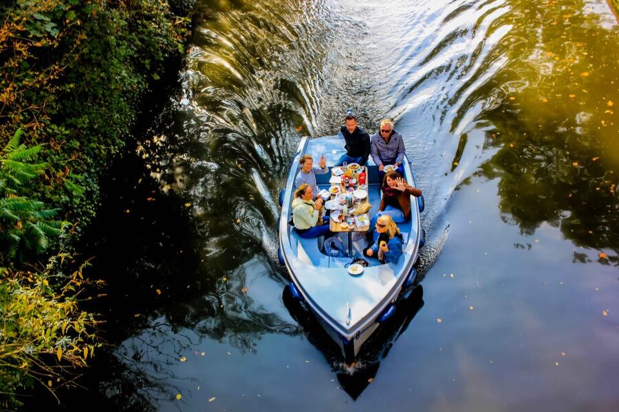 London: GoBoat Rental for Regent's Canal & Paddington Basin - Why a GoBoat offers a different London afternoon