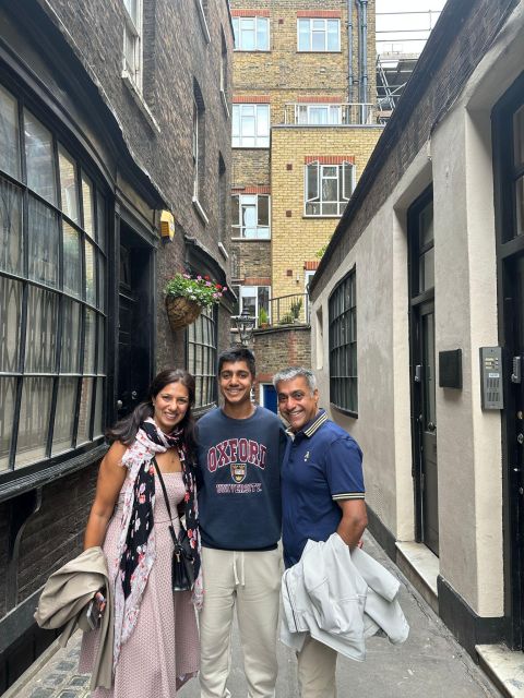 London: Guided Harry Potter Tour - House of Spells and the First Potter Shopping Stop