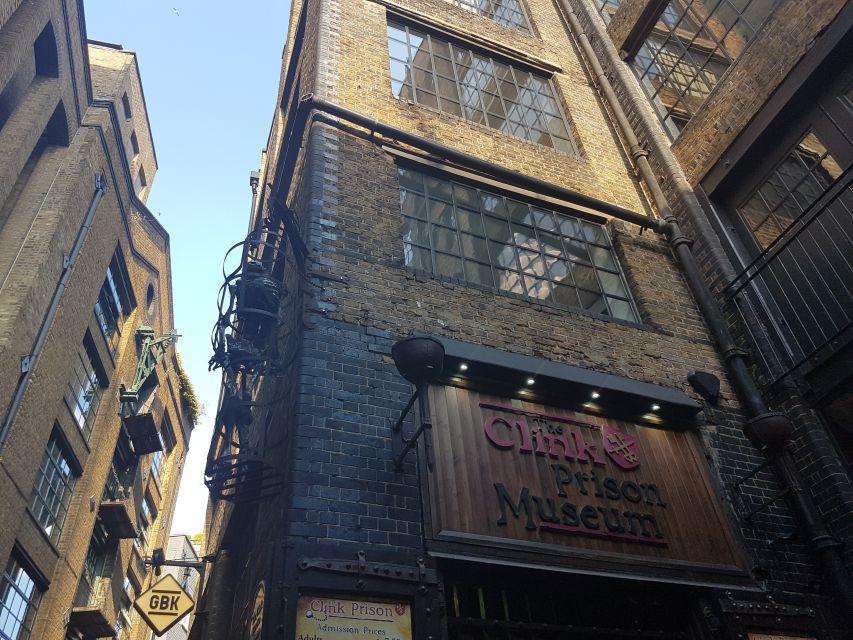 London: Harry Potter Movies Walking Tour (Kids Go Free) - Leicester Square, Trafalgar Square, and cinema connections