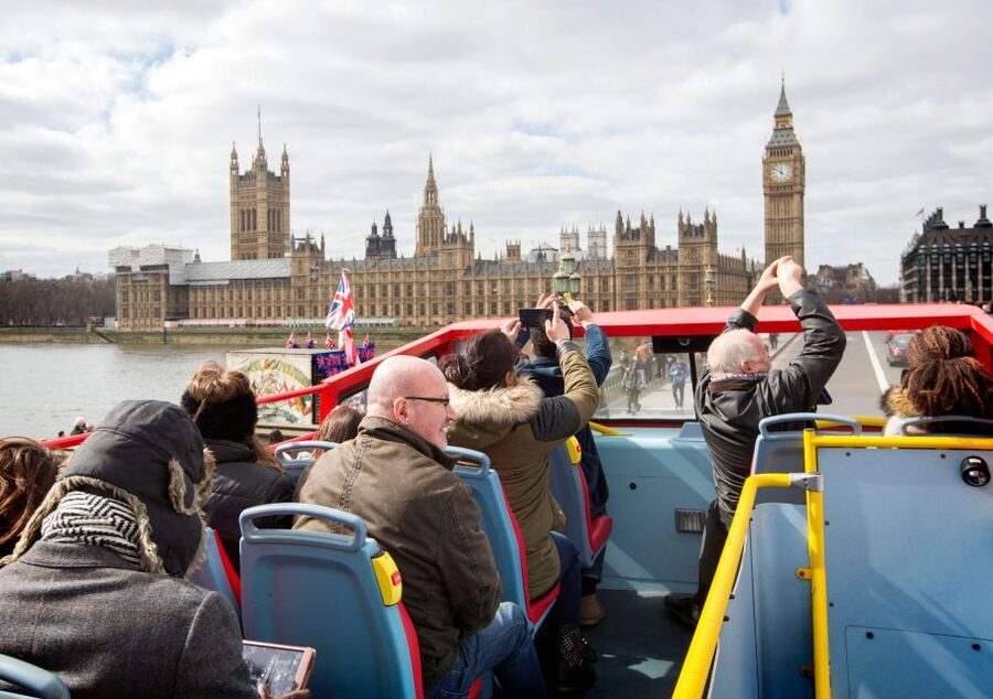 London: Harry Potter Walk, Hop-on Hop-off Bus Tour & Cruise - The app and the extra House of Spells discount