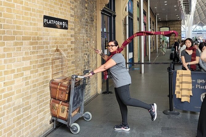 London: Harry Potter Walking Tour with Platform 9 3/4 - St Pancras and the Weasley car
