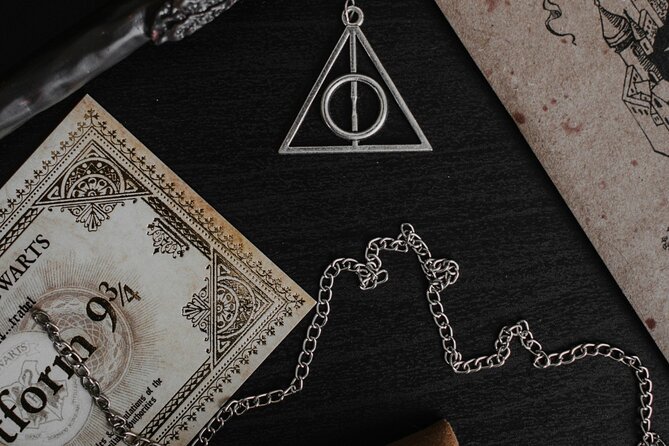 London: Harry Potter Walking Tour with Platform 9 3/4 - The Palace Theatre and the next chapter of Harry’s story