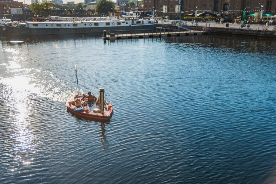 London: Hot Tub Boat Guided Historical Docklands Cruise - Key points at a glance
