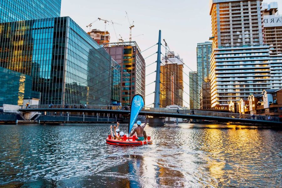 London: Hot Tub Boat Guided Historical Docklands Cruise - What the hot tub is really like