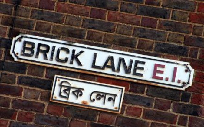 London: Jack the Ripper Guided Walking Tour - Seeing the photographs behind the story