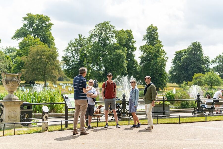 London: Kensington Palace Gardens Tour with Royal High Tea - What the hour of walking feels like