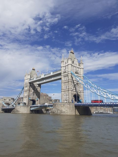 London: Medieval History Walking Tour from The Tower - Southwark Cathedral and medieval religious life